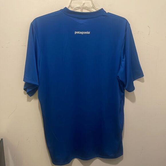 MENS Gently Worn PATAGONIA TSHIRT - Picture 2 of 4